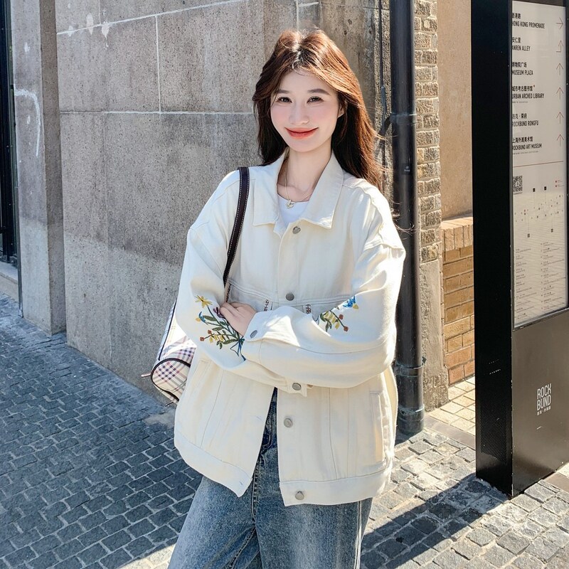 Off-white denim embroidered jacket for women, 2026 spring/autumn collection, sweet and cool style, loose fit, versatile casual jacket Off-white denim embroidered jacket for women, 2026 spring/autumn collection, sweet and cool style, loose fit, versatile casual jacket
