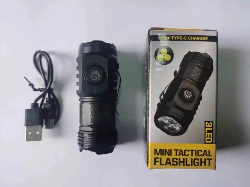 Tres ojos pequeños monstruos linterna de luz super brillante mini portátil led imán multifuncional cargar fuera del hogar usuario