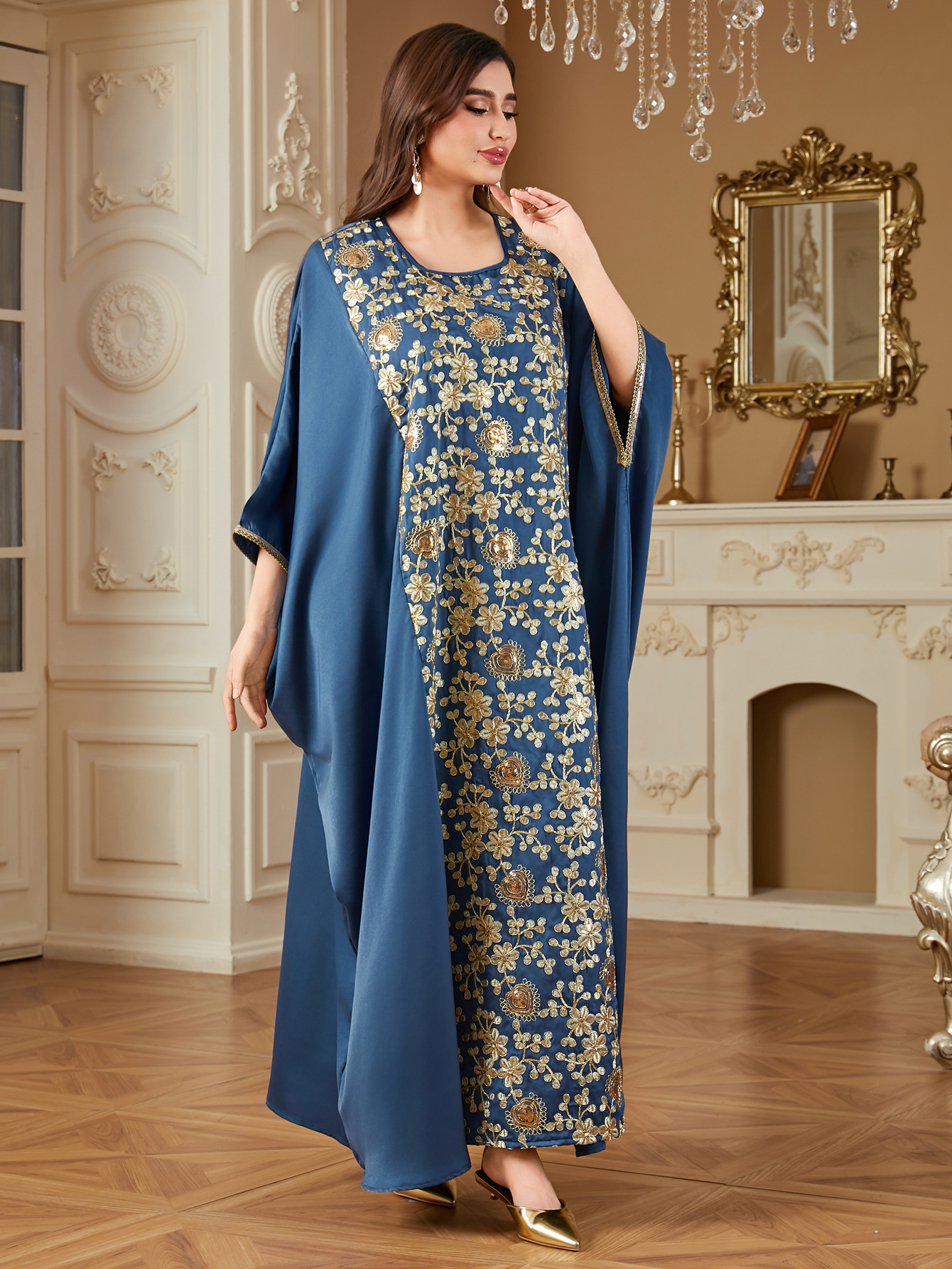 Embroidered Muslim Dress With Batwing Sleeves And Sequined Details_voghion.com