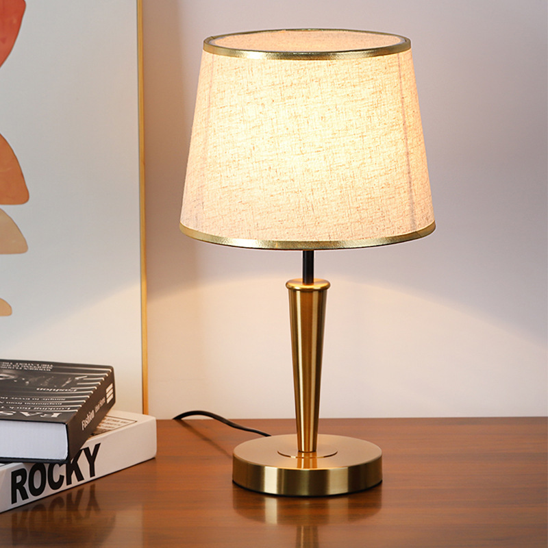 Foreign Trade Desk Lamp Bedroom Bedside Lamp Light Luxury Modern Simple 2024 New European Living Room Home Bedside Table Lamp