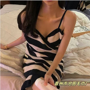 New Style Wearable Strap Backless Sexy Bathrobe for Women, Adjustable Coral Fleece Bath Dress, Can Be Worn Outside