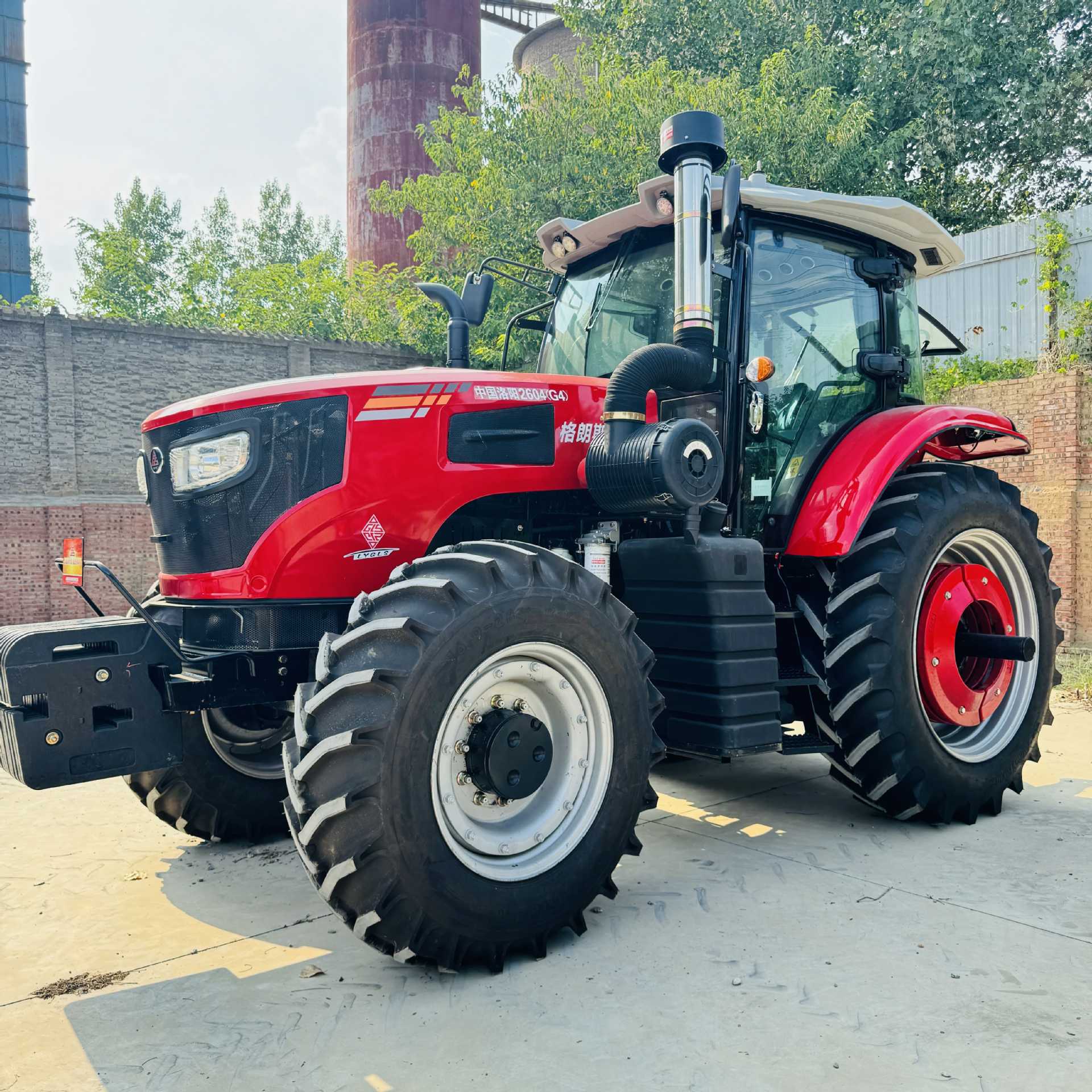 2604大桥四驱水旱两用旋耕犁地机挡位变速箱大马力输出四轮拖拉机