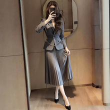 现货 2026超火春装一整套大方得体轻奢正式场合灰色西装套装裙女