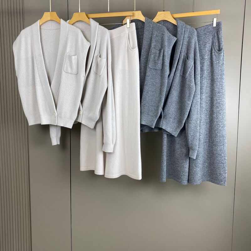 Nanyou Brand 26 Autumn/Winter New Cashmere Wool Ribbed Wrap-Around Sleeveless Knit Sweater and Straight Pants Set Nanyou Brand 26 Autumn/Winter New Cashmere Wool Ribbed Wrap-Around Sleeveless Knit Sweater and Straight Pants Set