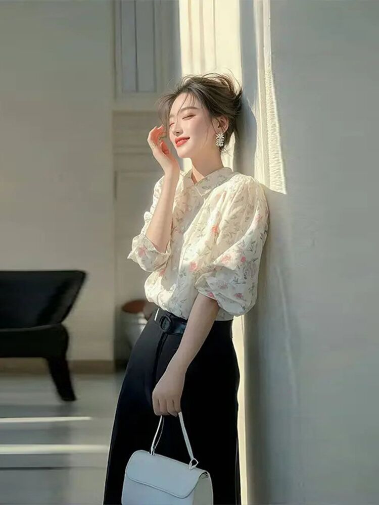 Áo sơ mi nữ cổ Polo họa tiết hoa nhí kiểu Pháp — Hoa hạnh nhân