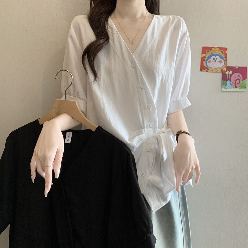 Plus-size loose-fitting versatile summer V-neck short-sleeve shirt for women, 2026 new model, slimming and age-reducing waist-cinching top Plus-size loose-fitting versatile summer V-neck short-sleeve shirt for women, 2026 new model, slimming and age-reducing waist-cinching top