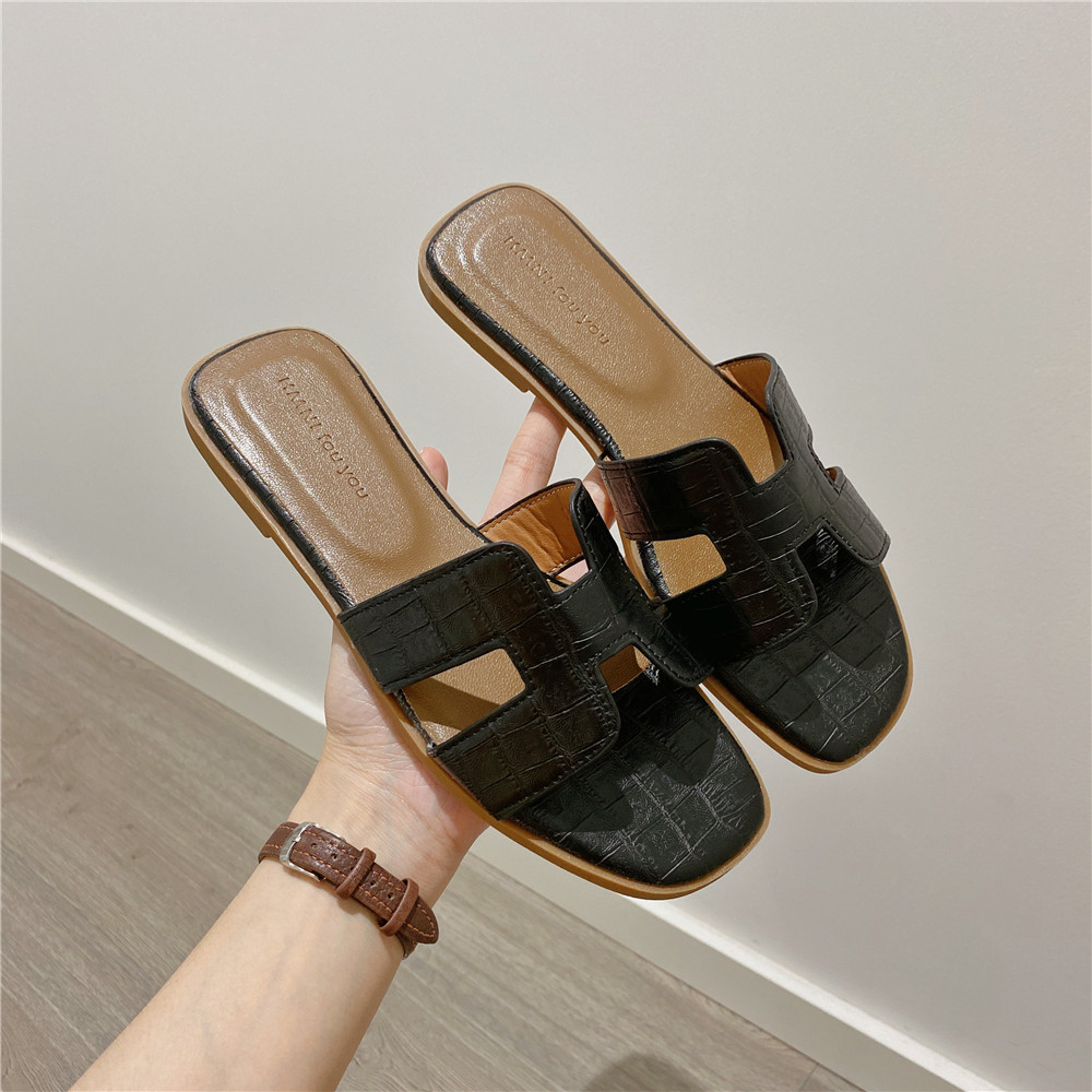 Fee Stijl Slippers Vrouwen Zomer Dragen 2023 Zomer Nieuwe Koreaanse Versie Van Slippers Platte All-Match Strand Schoenen sandalen Vrouwen_voghion.com