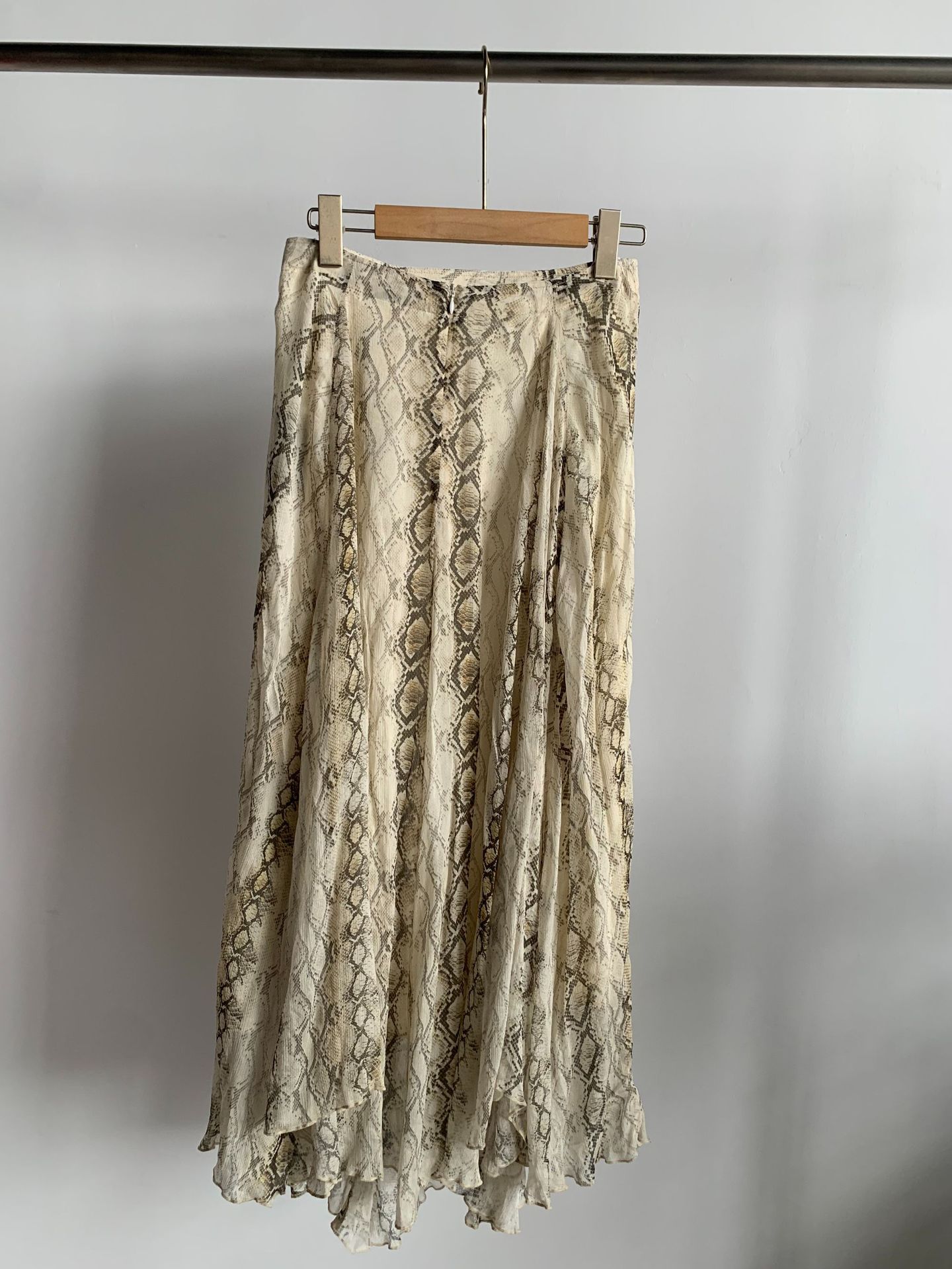 스네이크 스킨 프린트 스커트