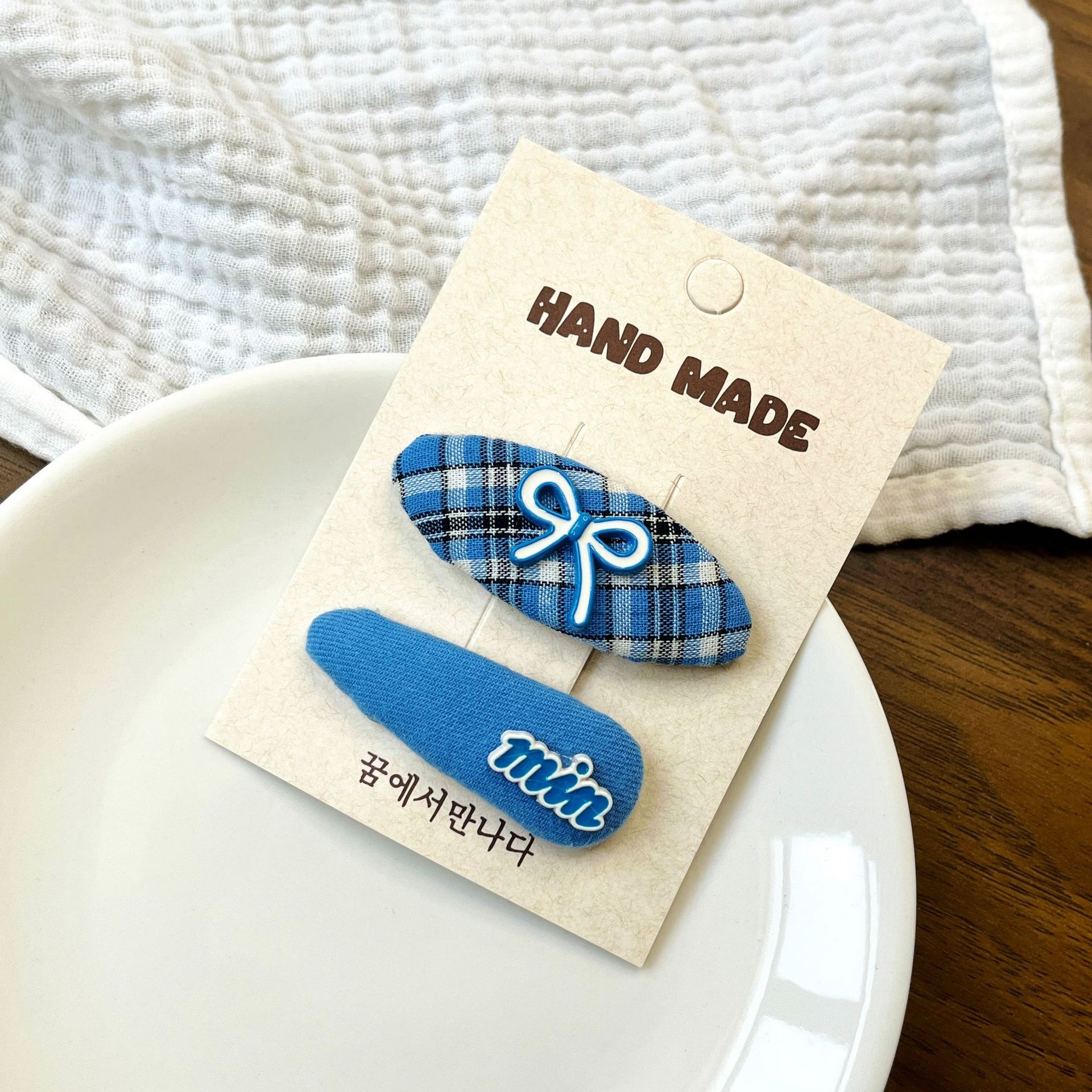 Blue Plaid Bow (en inglés)
