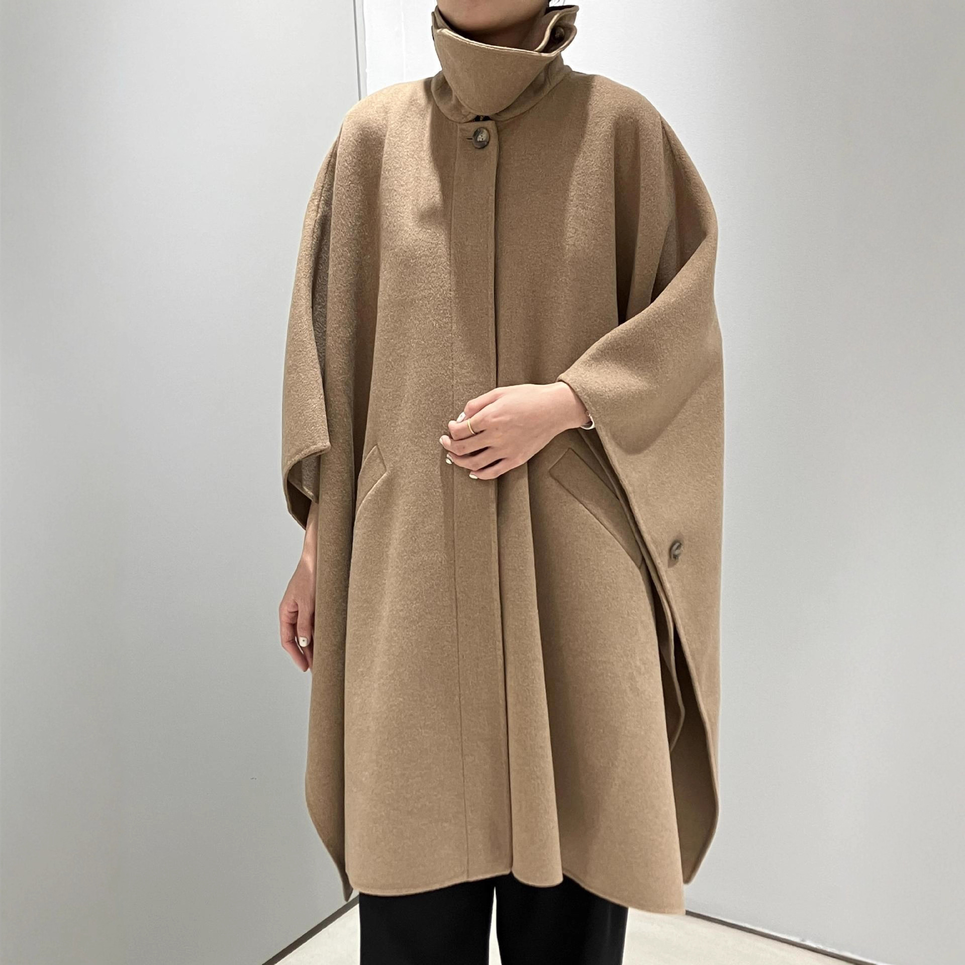 C-Style Double-Sided Wool Blend Cape Coat with Beige Lapel, New for Autumn and Winter 2026, Versatile Shawl with a Loose Fit
