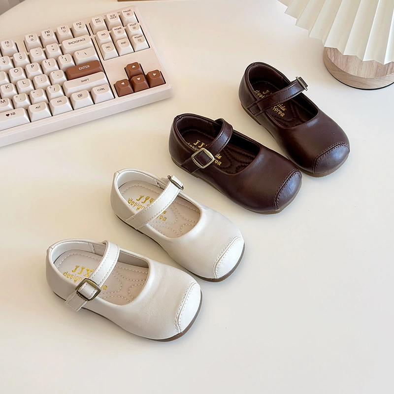 Девушки дикие ретро кожаные туфли весна и осень 2025 новая корейская версия нескользящих средних и маленьких детей одиночные туфли с мягким ртом бобов