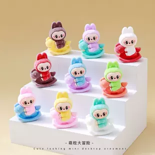 Мини-фигурка кролика на качалке брелок