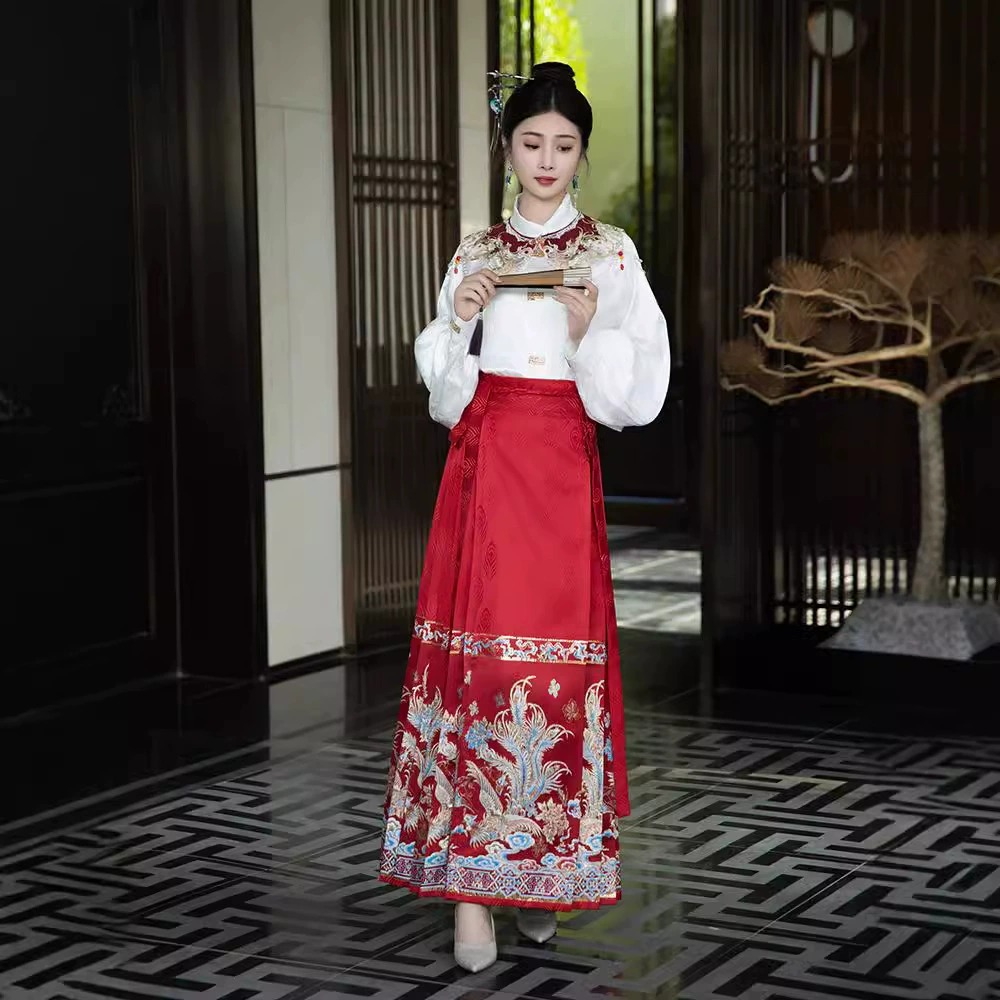 Новый китайский стиль ткацкого золота новый макияж цветок феникс конская юбка с вышивкой