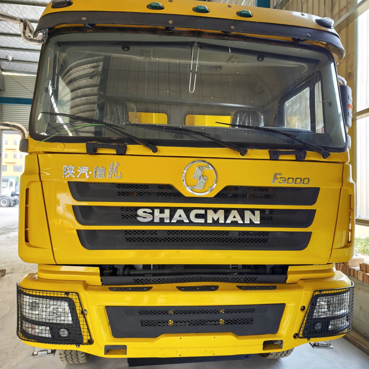 Shaanqi Delong 6X4 Rear Eight-Wheel Dump Truck for Transporting Gravel and Sand on Construction Sites