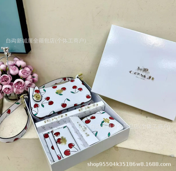 C家长款钱包2025新款韩版拉链手拿包欧美多卡位大容量印花钱夹bag|undefined