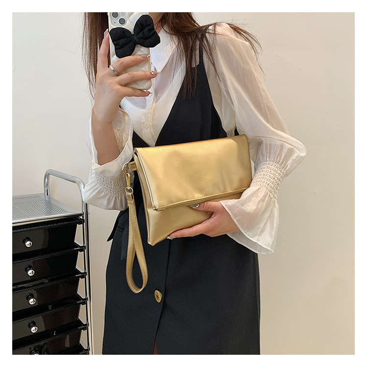 Women's Small All Seasons Pu Leather Solid Color Fashion Square Magnetic Buckle Clutch Bag display picture 2
