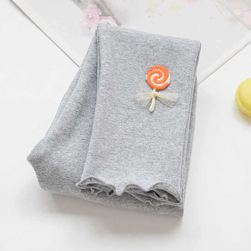 Polainas de las niñas Ropa de primavera y otoño Estilo occidental Algodón puro Bebé fino Ropa de otoño para niñas Pantalones largos para niños Ropa de otoño para niños