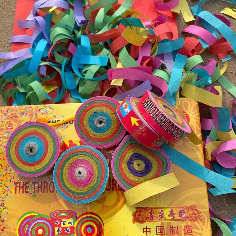 手抛彩花彩紙禮炮內容物彩花彈彩紙片婚慶酒吧球迷彩帶花撒