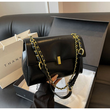 �߼������ٴ�Ҹ�·��wŮʿ�μ���������|��ͨ��б���