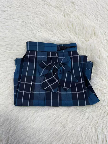 Dalan Tongge 42 skirt length + bow tie