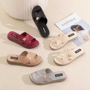 25 years new flat soft bottom fashion ladies middle-aged mother one-word slippers wear all-match fashion home slippers