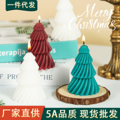 クリスマスツリーのアロマキャンドルの雰囲気感お土産プレゼント手作りアロマキャンドルのテーブルの置物