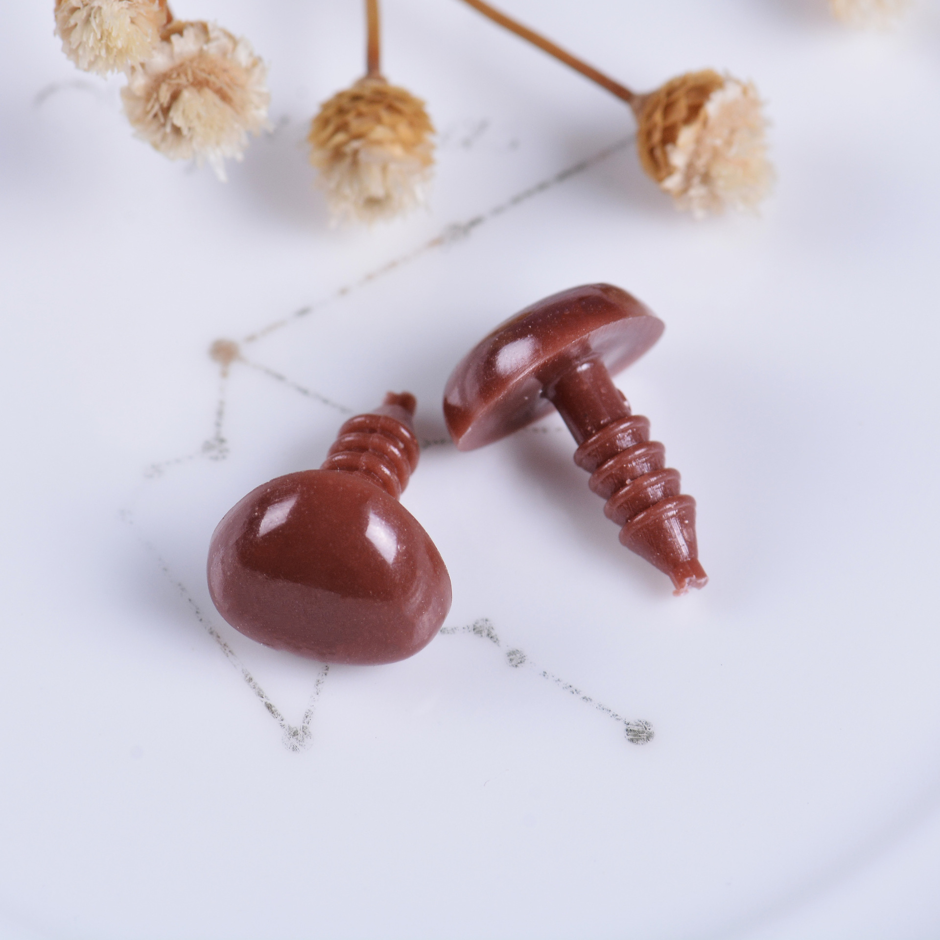 Muñeca transfronteriza Muñeca de juguete Accesorios de bricolaje Ojos de peluche Nariz Accesorios de bricolaje Nariz triangular negra