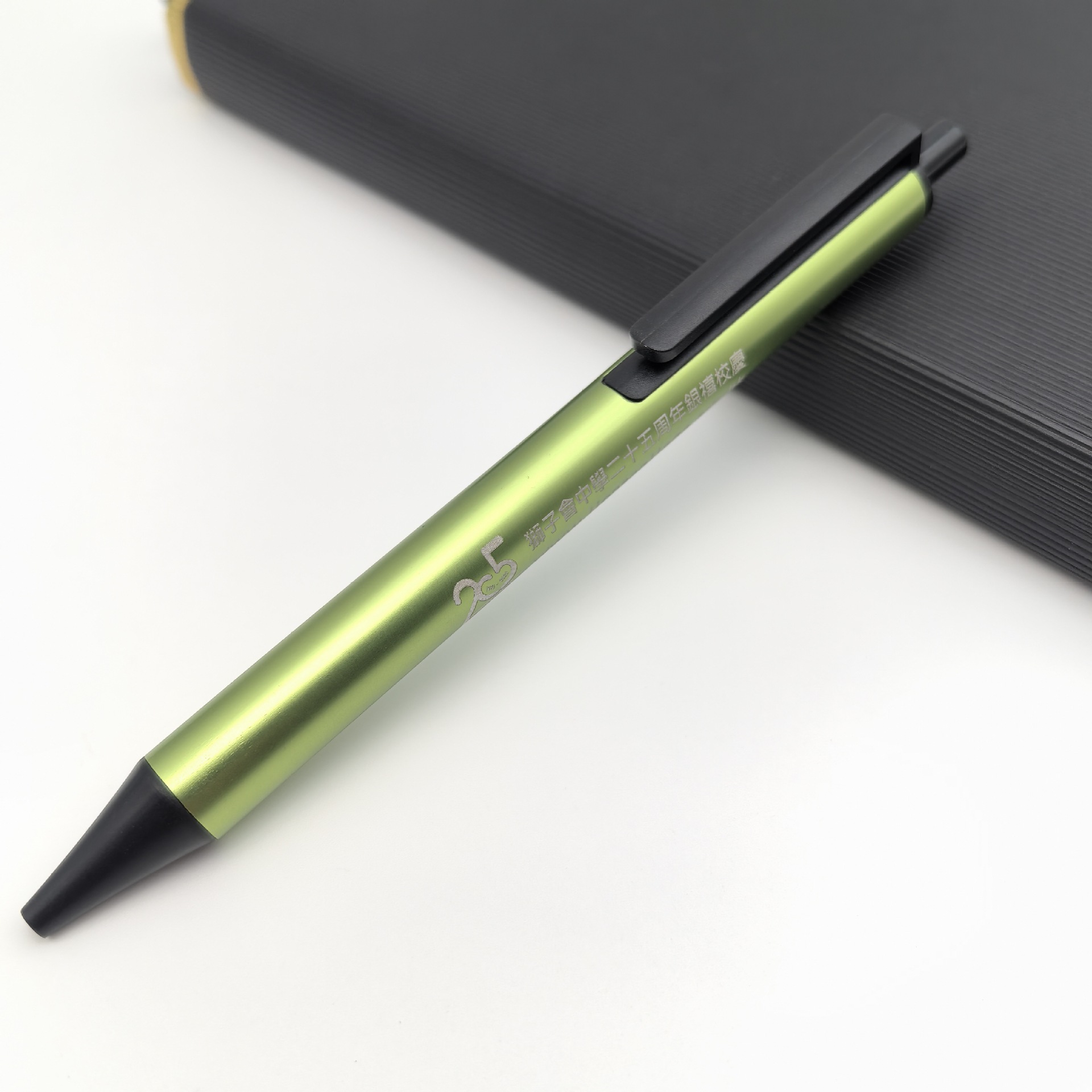 Bolígrafo de metal personalizado barra de aluminio colorido bolígrafo comercial puede ser logotipo láser publicidad publicitaria bolígrafo regalo al por mayor