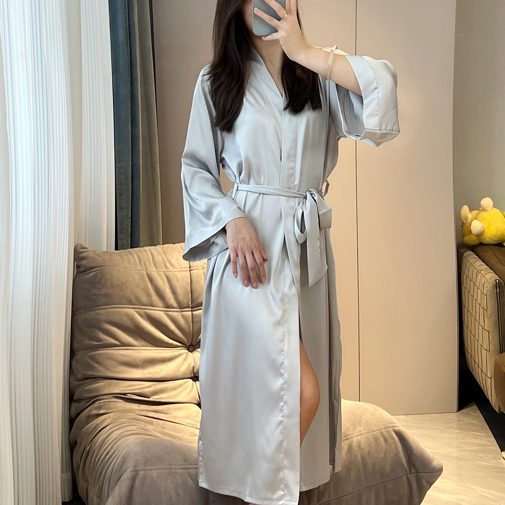 회색
