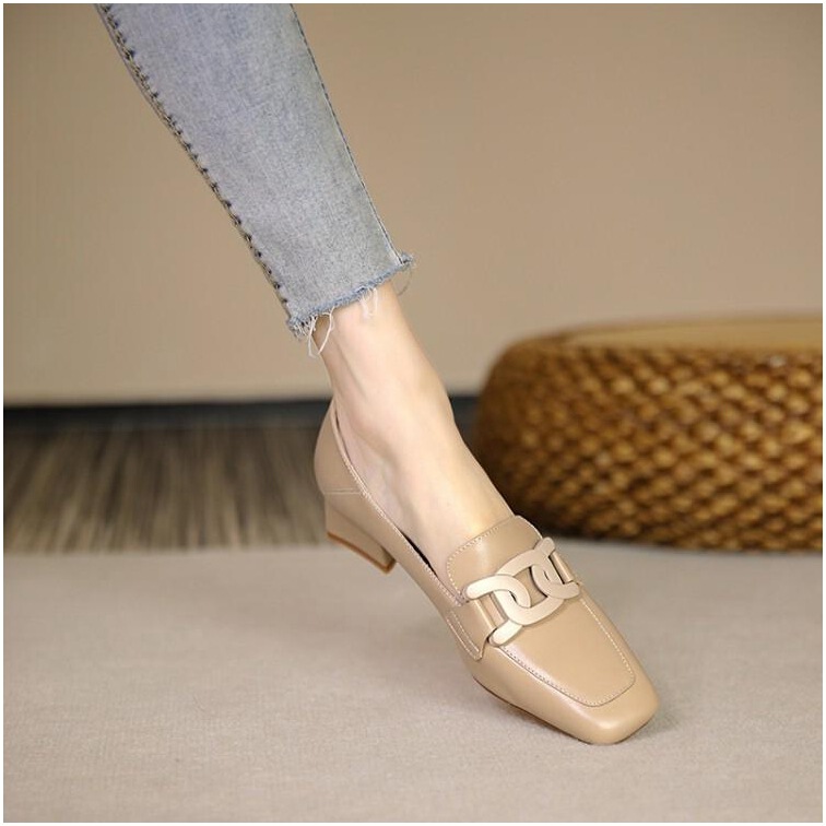 Small Leather Shoes for Women British Style 2022 Spring and Autum New Thick Heel Flats One-Leg Loafers for Women Medium Heel Small Leather Shoes for Women British Style 2022 Spring and Autum New Thick Heel Flats One-Leg Loafers for Women Medium Heel