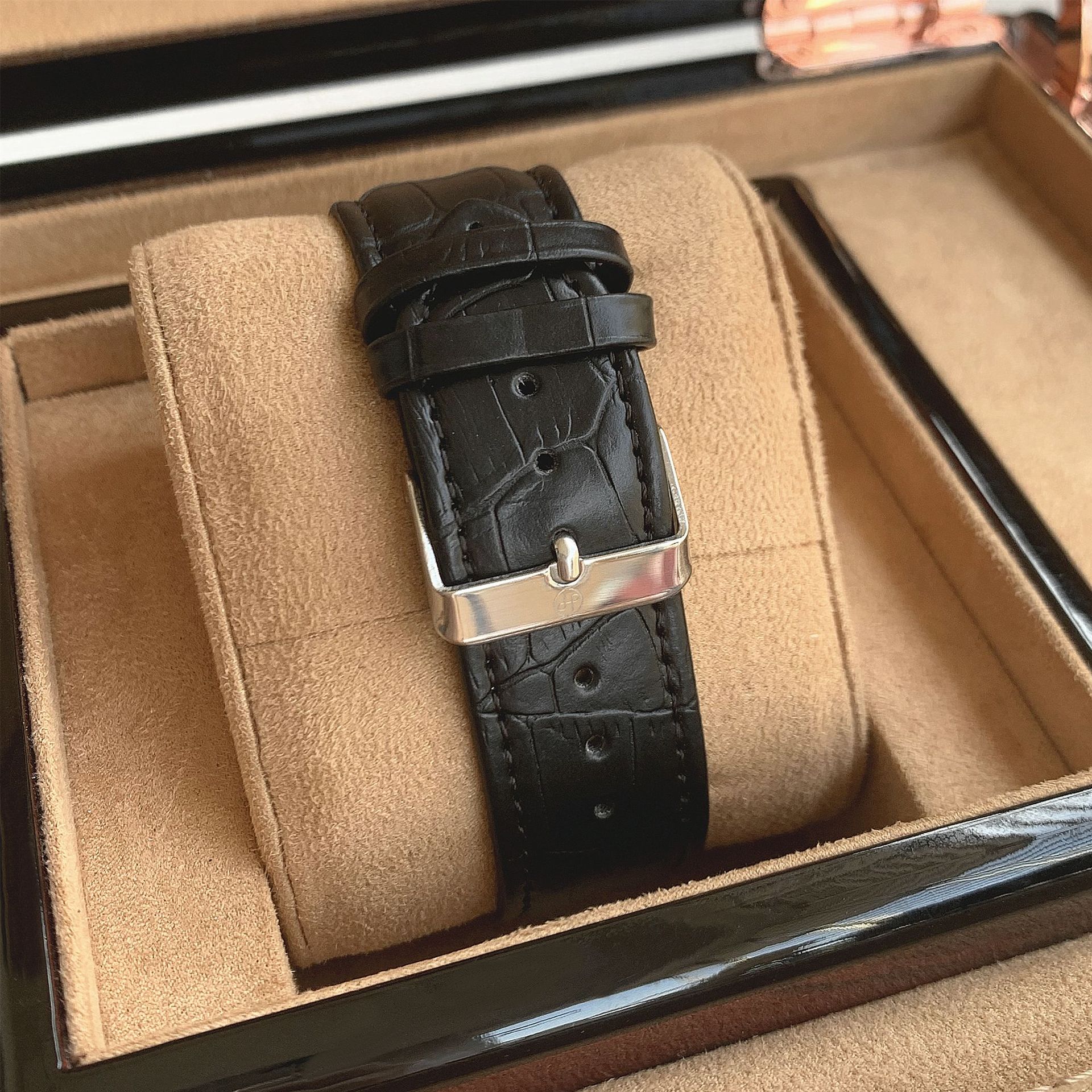 Consegna all'ingrosso esclusiva transfrontaliera di modelli popolari, orologi da uomo e da donna di bell'aspetto, orologi da coppia impermeabili ultrasottili quadrati_voghion.com