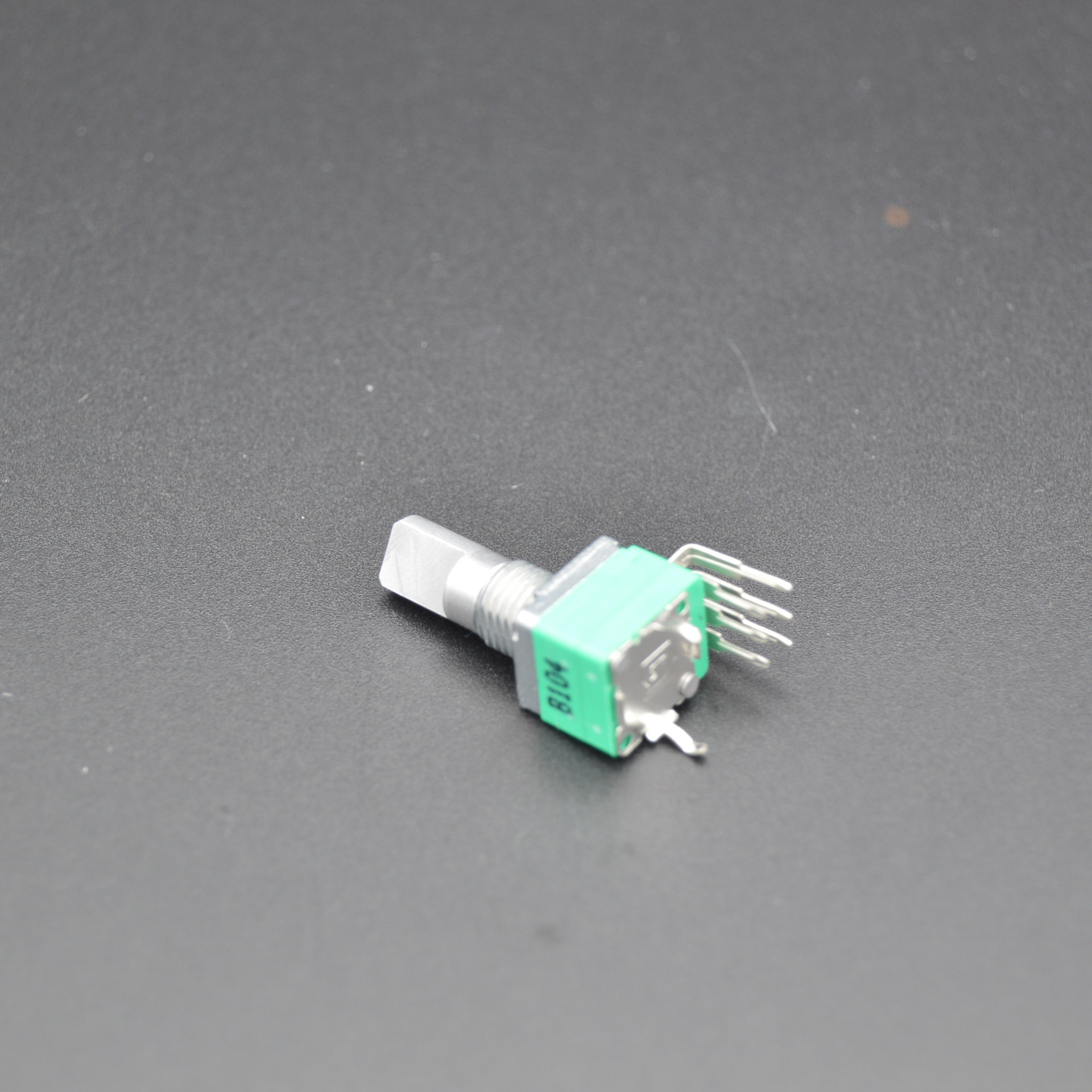 RA0919旋转式电位器  尺寸9.5mm  对讲机电位器