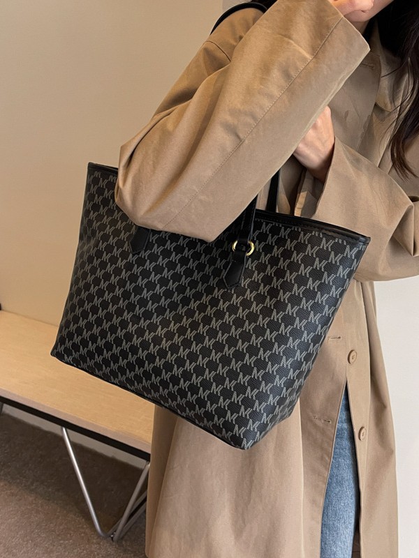 Bolsa de gran capacidad de dama de alta calidad 2025, nuevo tipo de bolso de hombro versátil, bolso de mano de viaje retro de moda