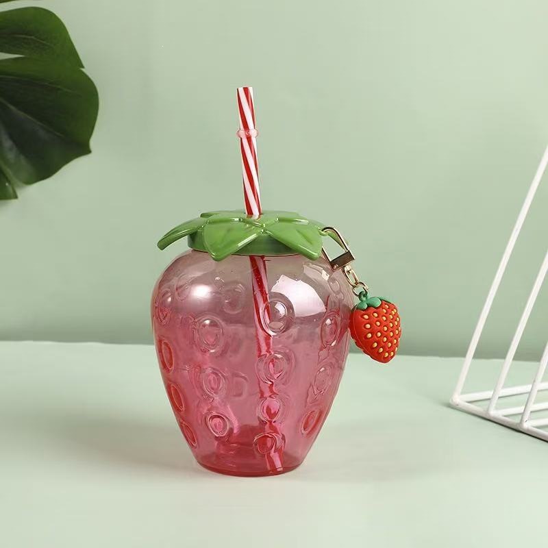 Fábrica directa en línea popularidad explosiva PET500ML taza de fresa viento taza de piña de dibujos animados taza de frutas de paja creativa taza