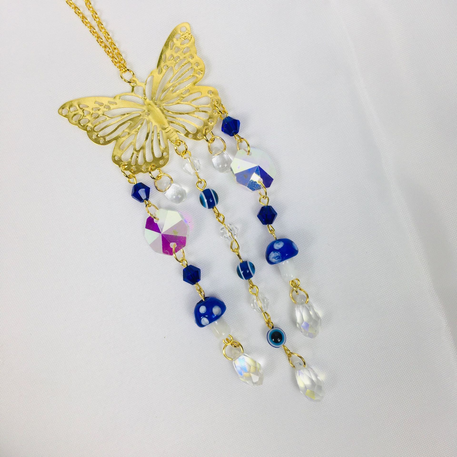 Basic Butterfly Natural Crystal Pendant display picture 2