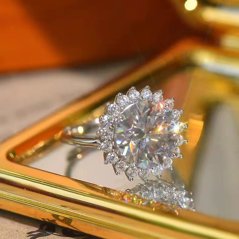 Simulated Moissanite Diamond Ring, Pigeon Egg Wedding Ring, Ultra-Niche Flash Opening, Engagement Proposal, On-Site Photo Props