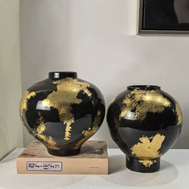 装饰花瓶;陶瓷工艺品;酒壶