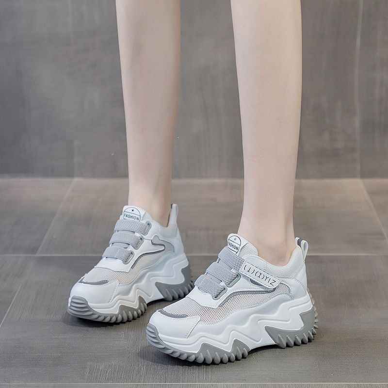 Comercio exterior Velcro zapatos muffin zapatos papá mujer 2026 nuevo aumento de suela gruesa zapatos deportivos casuales de red al por mayor