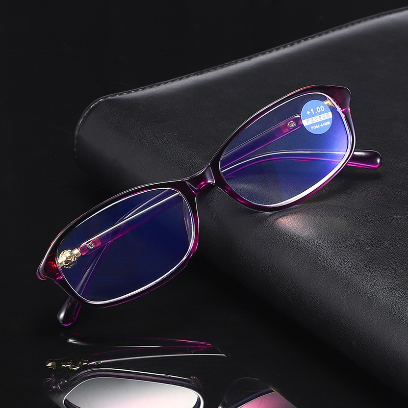 fashionable trend glasses for elderly