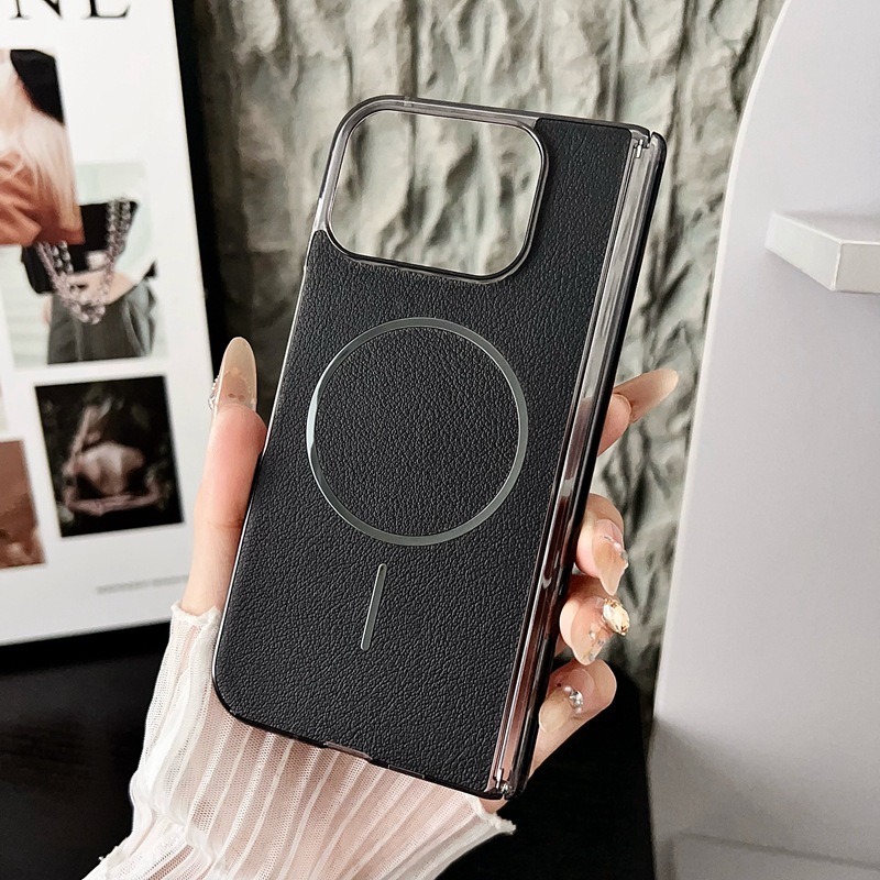 Magnetic mid-axis fine circle leather pattern JU inscription - black