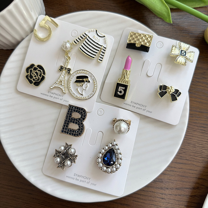 European and American Style Fragrance High-end Brooch Set Combination Fashion Light Luxury Niche All-match Coat Jacket Suit Accessories