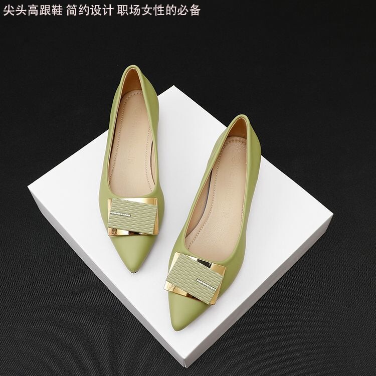 Sheepskin pointed-toe versatile height-increasing trendy non-slip comfortable stylish elegant internet-famous plus-size women's shoes with soft high-quality soles Sheepskin pointed-toe versatile height-increasing trendy non-slip comfortable stylish elegant internet-famous plus-size women's shoes with soft high-quality soles
