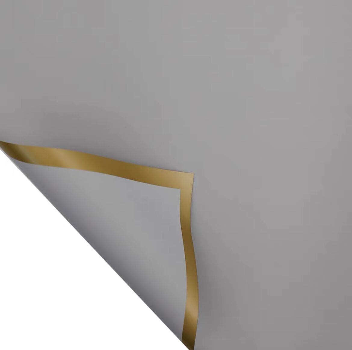 Papel de Envolver Flores Impermeable con Borde Dorado y Diseño Floral de Li Zhiran para Empaquetar Ramos de Flores Frescas.