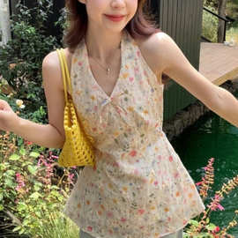 纯欲风甜美设计感v领挂脖无袖背心吊带女夏季碎花刺绣衬衫小上衣