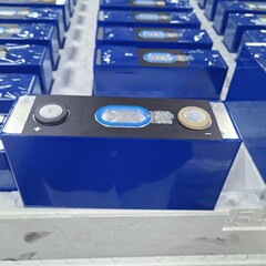 全新宁德3.7V140Ah 48V60V72V锂电池太阳能储能电动车锂电池