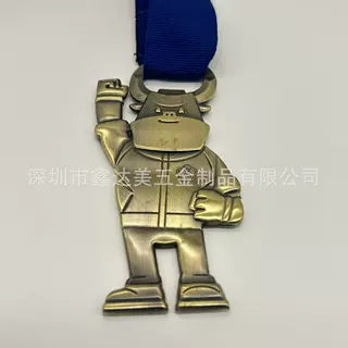定制公牛形象运动奖牌设计，开瓶器动能运动公牛设计创意奖牌