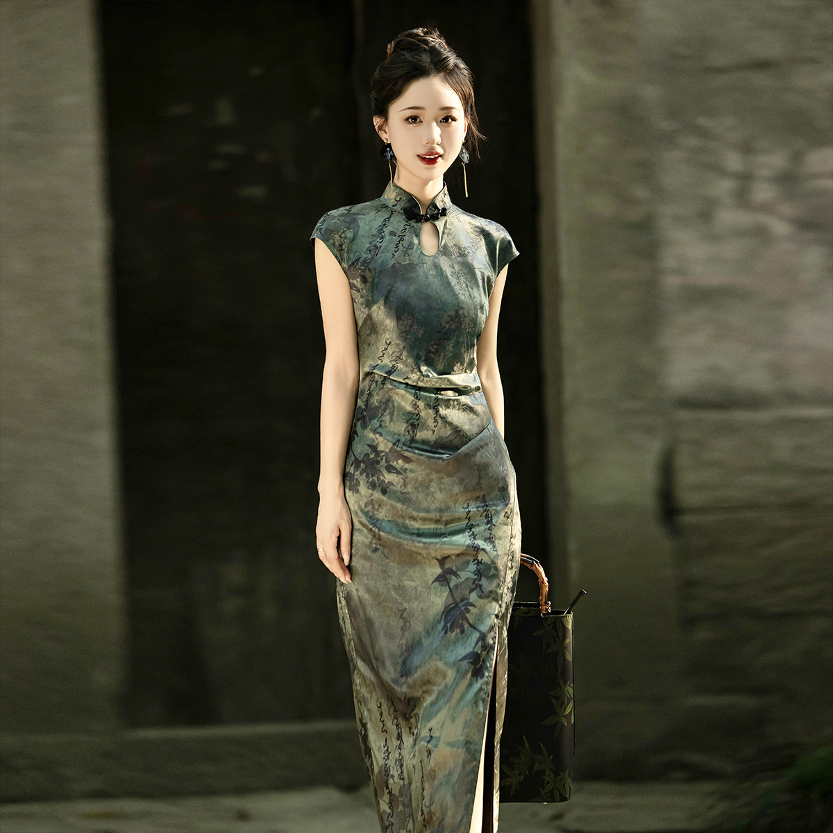 Diseño original tinta verde nueva ropa de mujer china estilo nacional diario nuevo cheongsam X050