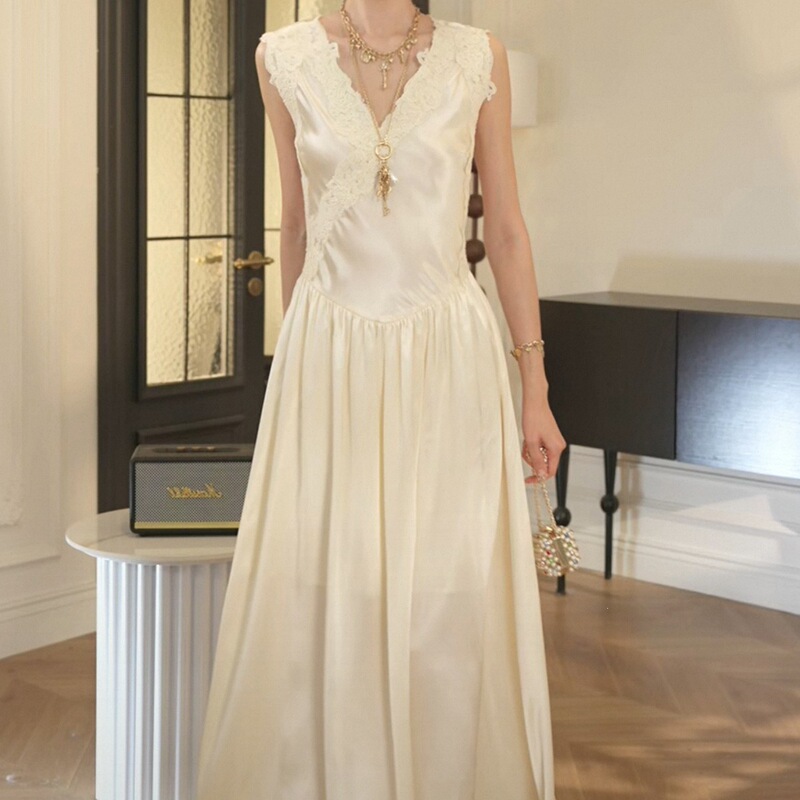 Gatsby Vintage Design Long Dress with Sleeveless and Short-Sleeve Options, 2-Color Embroidered Waist-Cinching Dress Gatsby Vintage Design Long Dress with Sleeveless and Short-Sleeve Options, 2-Color Embroidered Waist-Cinching Dress