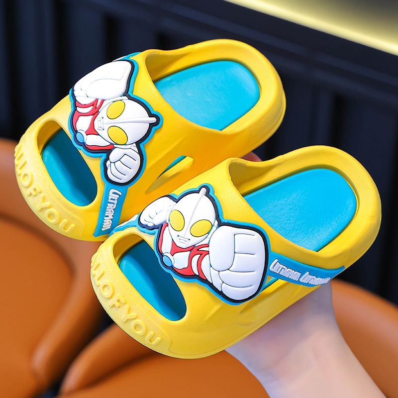 Zapatillas de baño para niños Ultraman de verano para niños antideslizantes de interior para niños Anticolisión de fondo suave con punta cerrada para niños