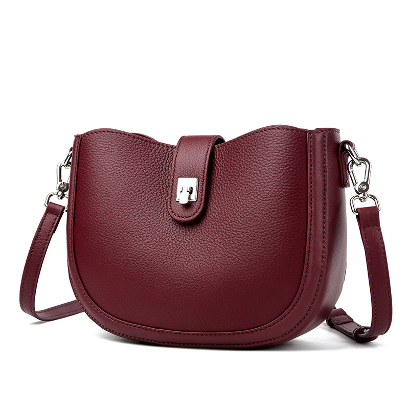 Suministro transfronterizo de bolsos de cuero, alforjas, bolsos de axila de mensajero multiusos de un solo hombro de piel de vaca de nueva capa de verano 2025